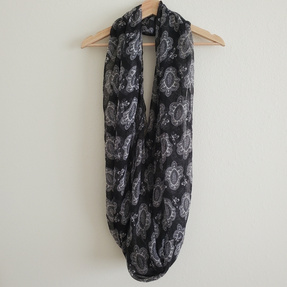 Charlotte Russe Y2K Infinity Scarf, Black and Gray Boho Pattern